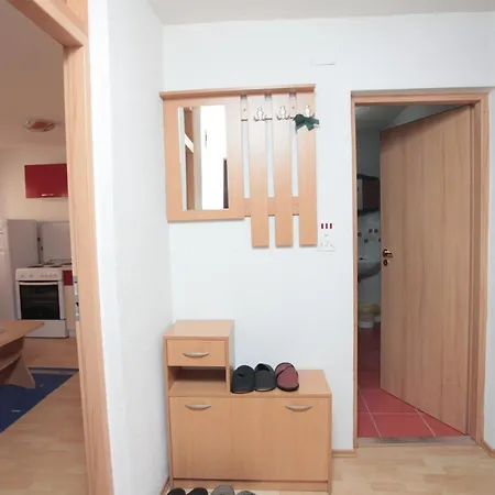 Kira Apartment *