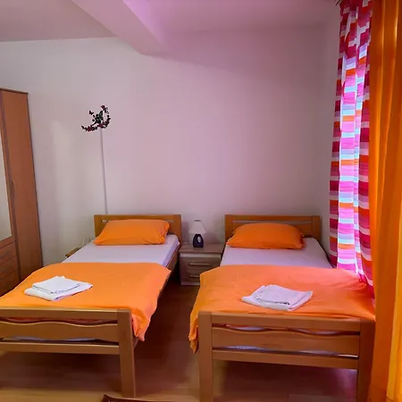 Kira Apartment *