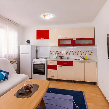 Kira Apartment *